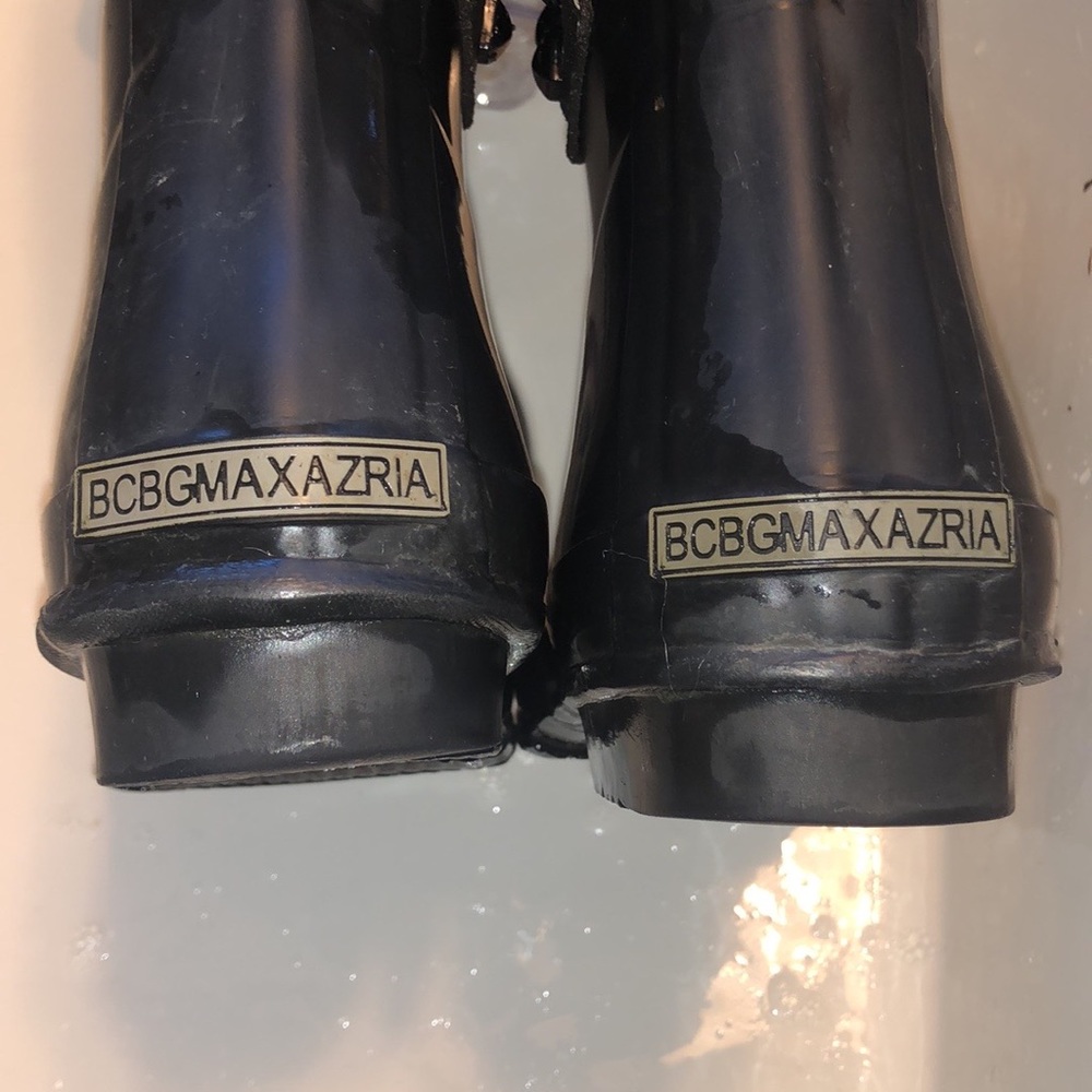 BCBGMAXAZRIA Black Studded Grommet Rainboots - Picture 3 of 13